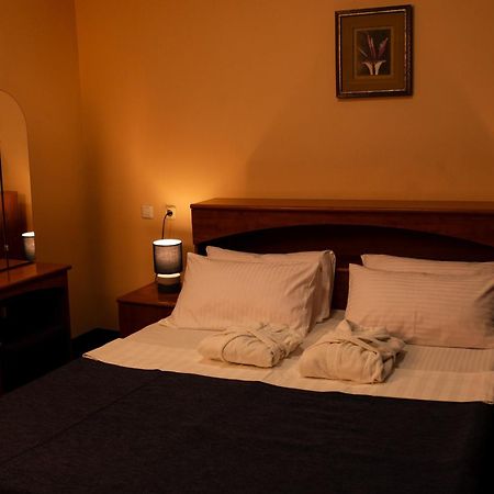 Aktobe Hotel Zewnętrze zdjęcie