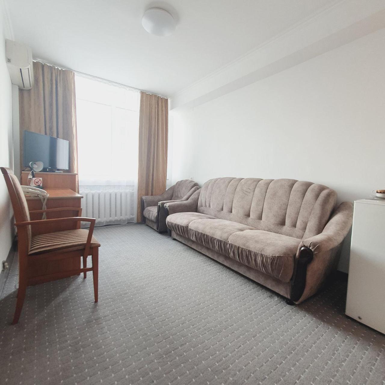Aktobe Hotel Zewnętrze zdjęcie